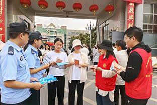 记者：切尔西计划在冬窗补强后卫、边锋和前锋等五个位置